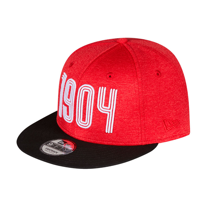 1904 Red adjustable cap with right flap