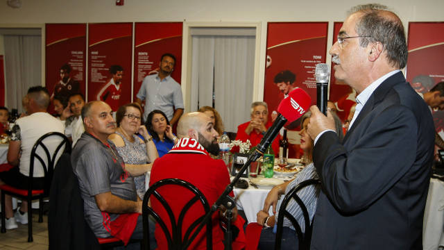 Jantar no Sport Newark e Benfica