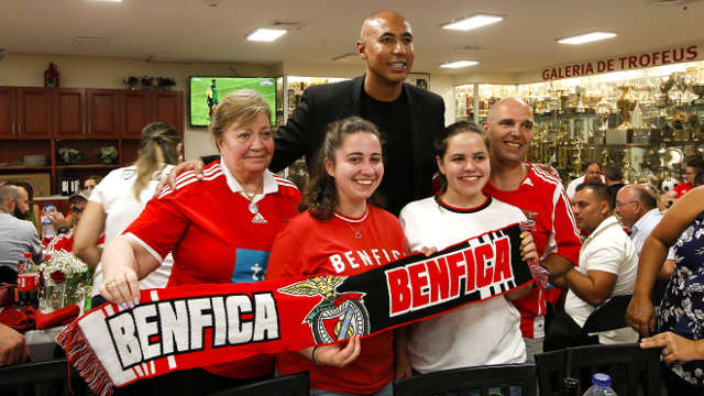 Jantar no Sport Newark e Benfica