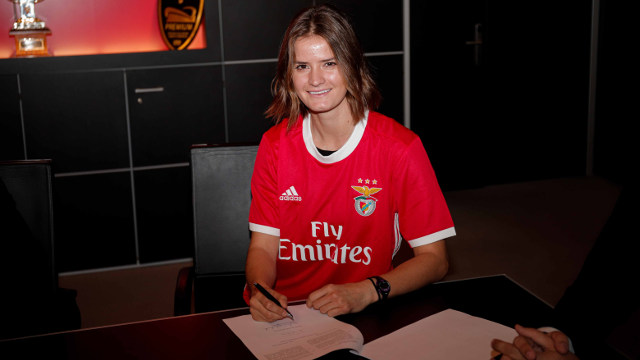 Caroline Van Slambrouck 