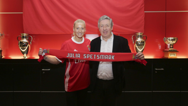Julia Spetsmark com Fernando Tavares, vice-presidente do Benfica