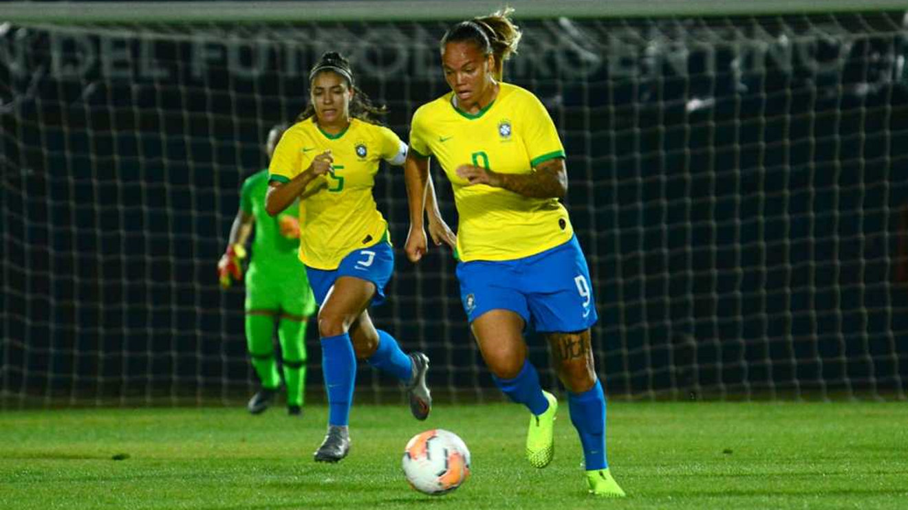 Nycole Jogadora do Benfica a jogar pelo Brasil