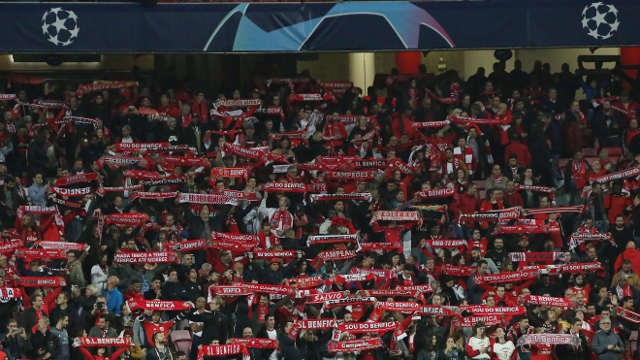 Adeptos do SL Benfica no Estádio da Luz