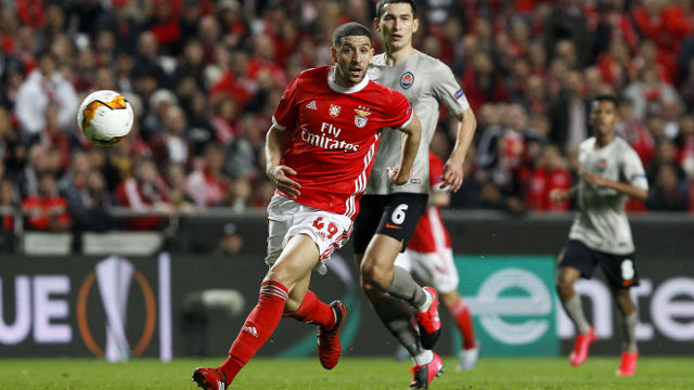 Taarabt em a&#231;&#227;o no Benfica-Shakhtar