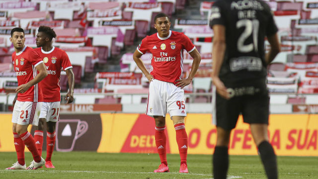 Weigl festeja golo no Estádio do Rio Ave FC