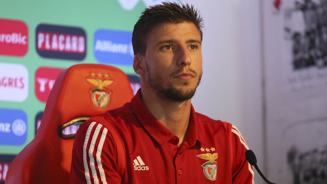 R&#250;ben Dias