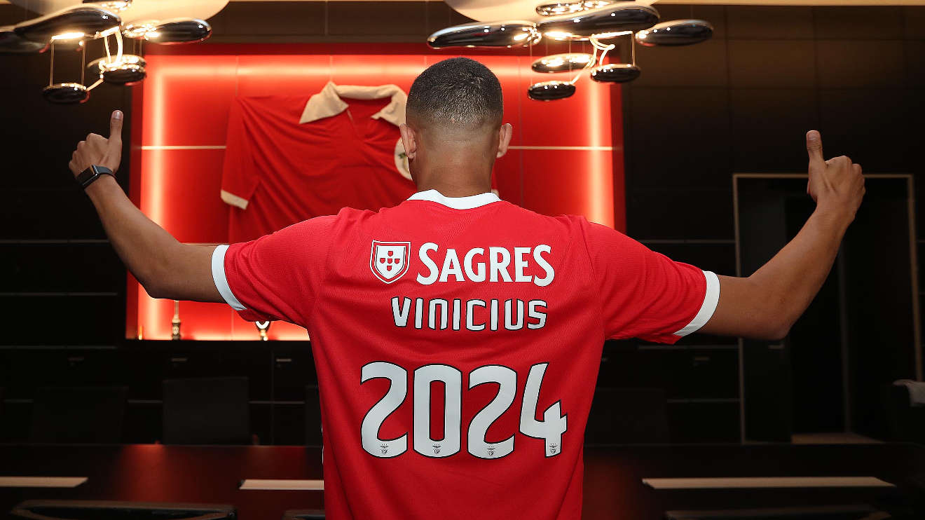 Resultado de imagen para Carlos VinÃcius benfica