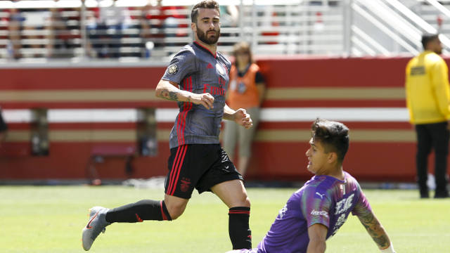 Rafa marcou frente ao Chivas