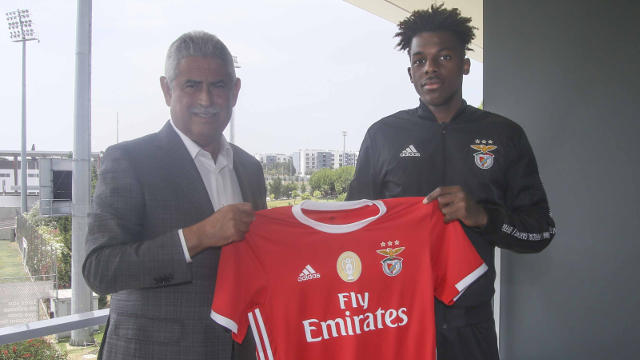 Benfica Nuno Tavares Renovacao Futebol Sl Benfica Benfica Nuno Tavares Renovacao Futebol Sl Benfica