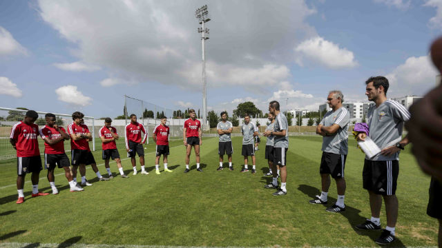 Equipa B no Caixa Futebol Campus