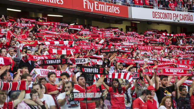 Adeptos do Benfica no Est&#225;dio da Luz