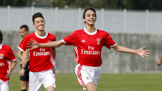 Jo&#227;o Rego esteve em destaque ao apontar dois golos