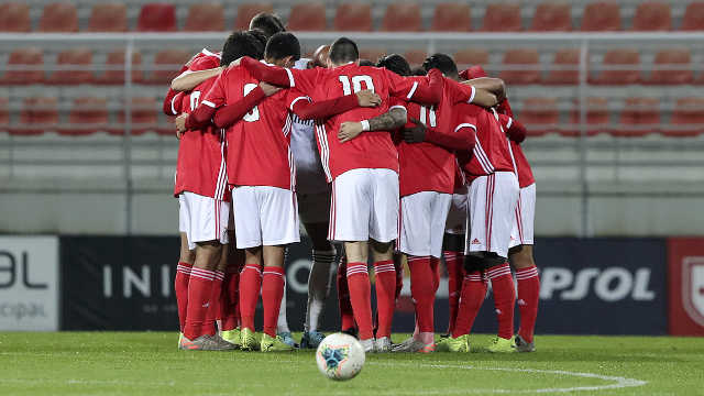 Equipa Sub-23 reunida no jogo Benfica-V. Setúbal