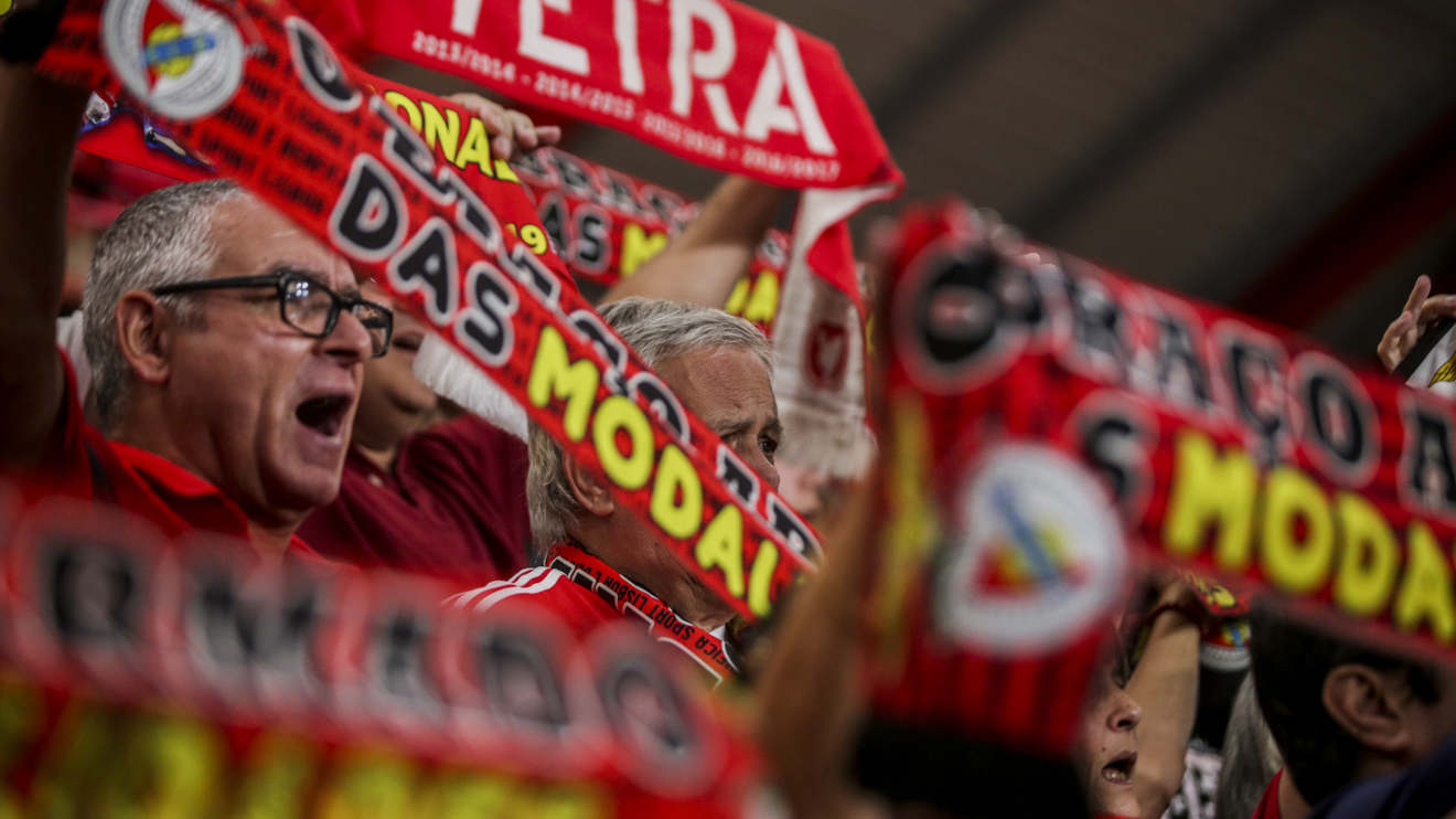 Adeptos nos Pavilhões 