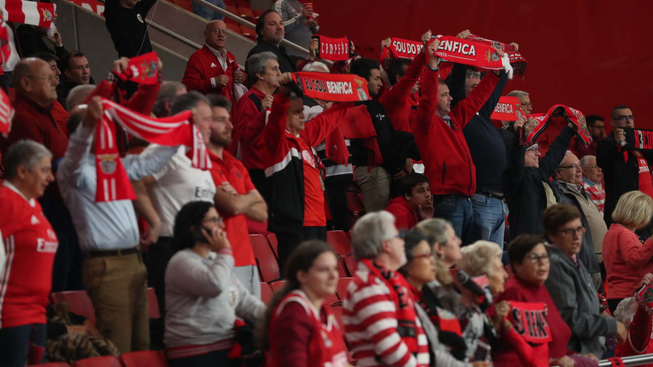 Adeptos nos Pavilhões