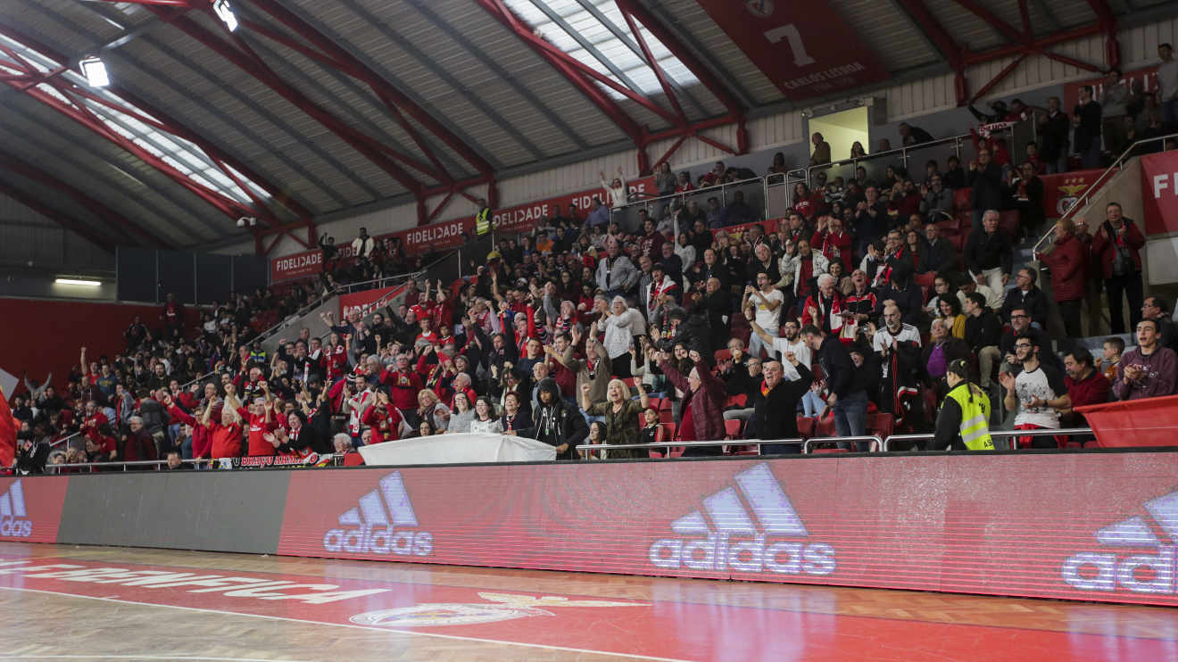 Adeptos nos pavilhões