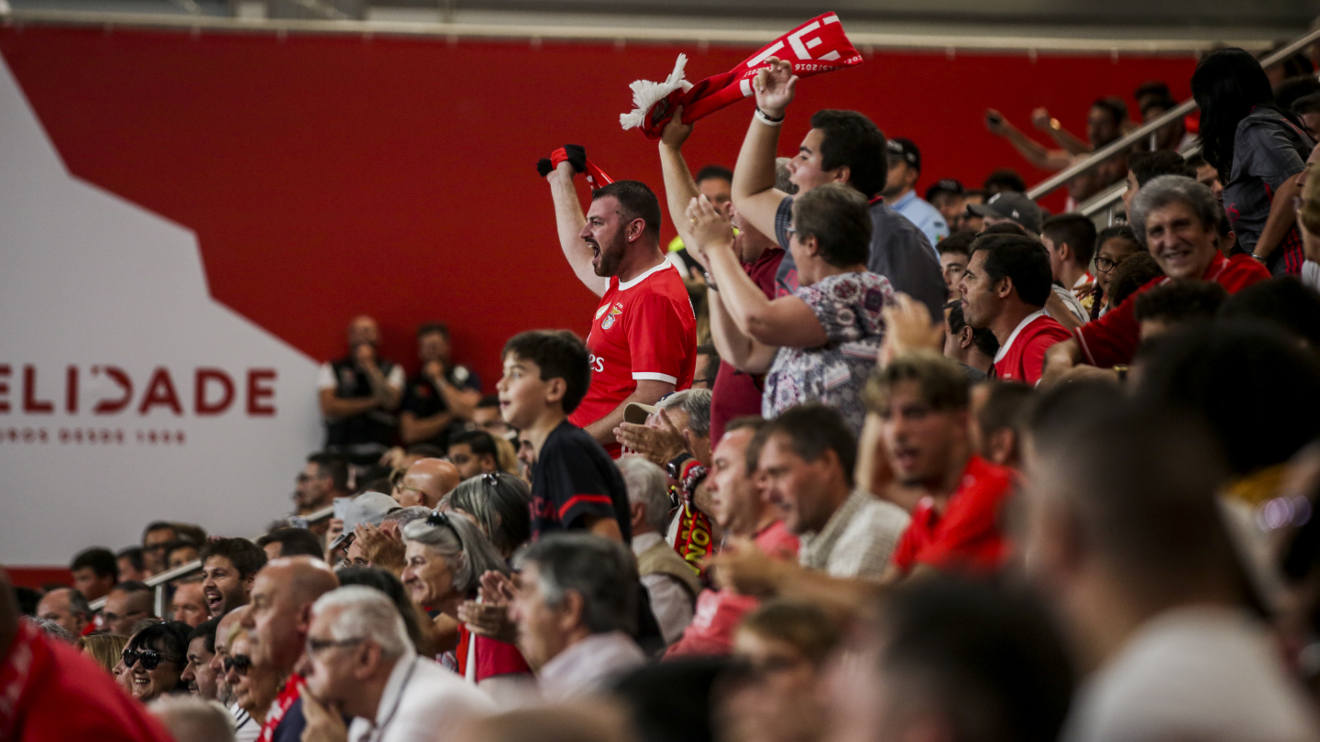 Adeptos nos Pavilhões 