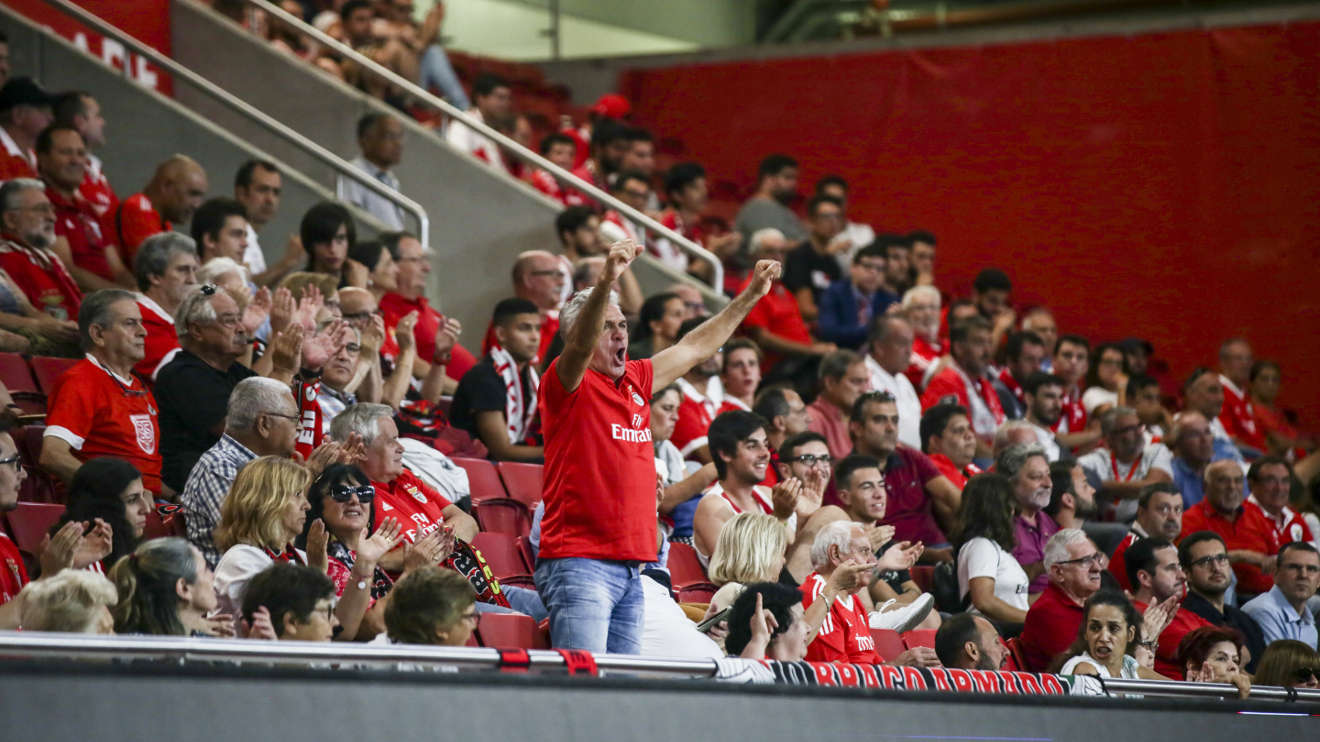 Adeptos nos pavilhoes