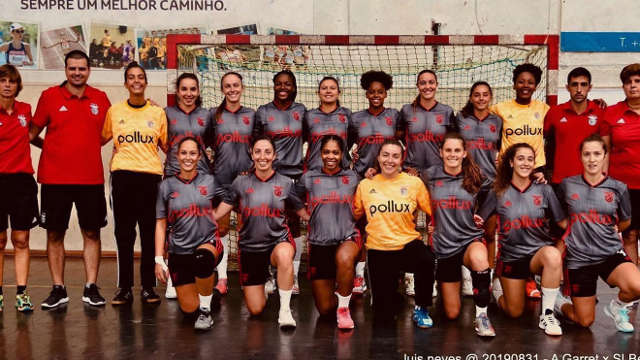 Formação feminina de andebol