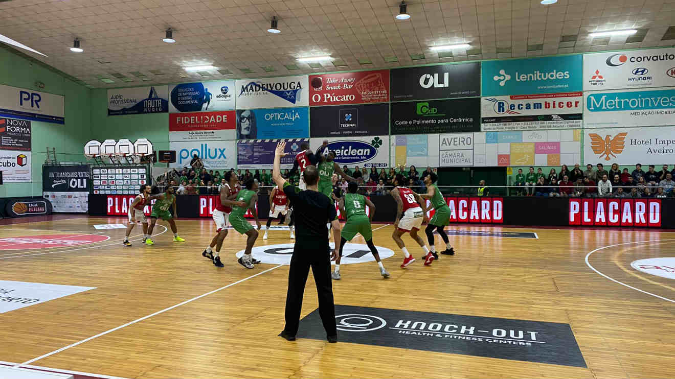 Bola ao ar
