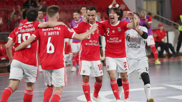 Chaguinha e equipa Benfica