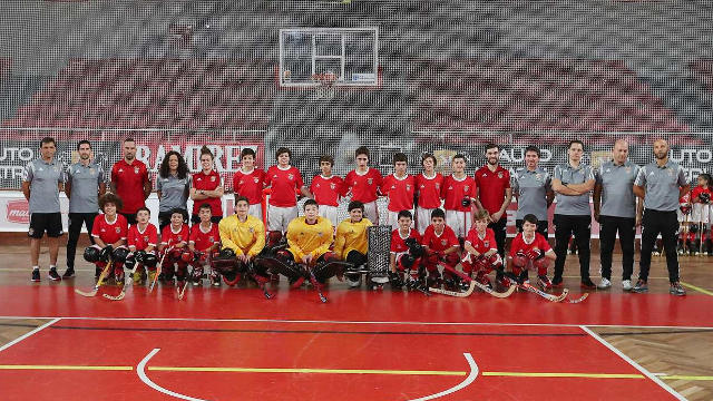 H&#243;quei em Patins do Benfica num conv&#237;vio de escal&#245;es