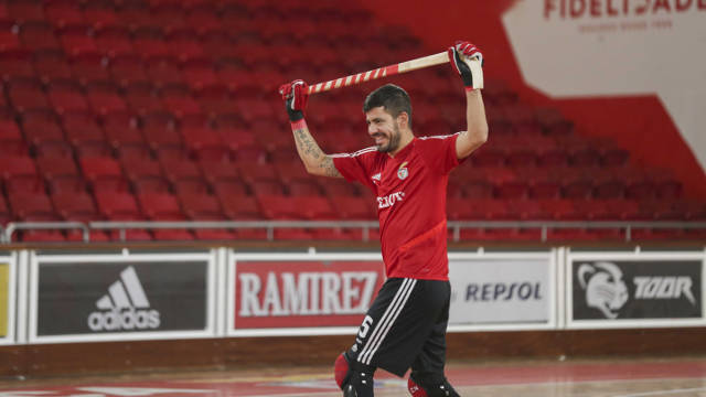 Carlos Nicolia 