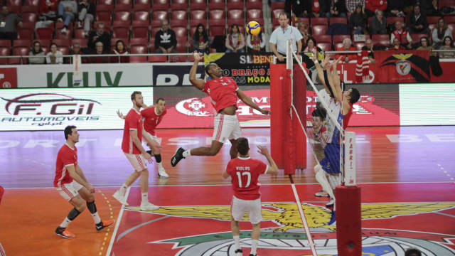 Zel&#227;o frente ao Esmoriz