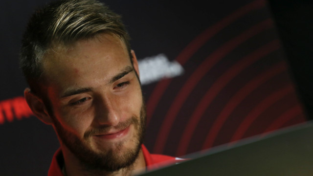 Benfica Ferro Pela Casa Dentro BPlay