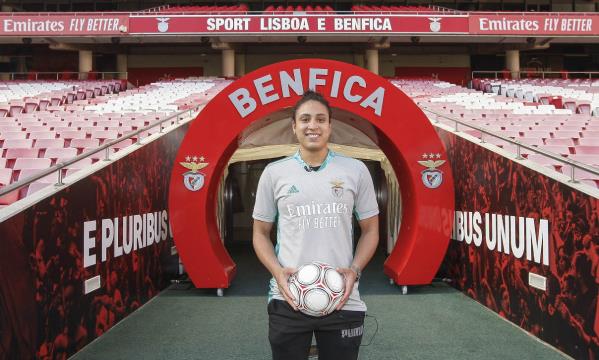 Let&#237;cia na visita ao Est&#225;dio da Luz