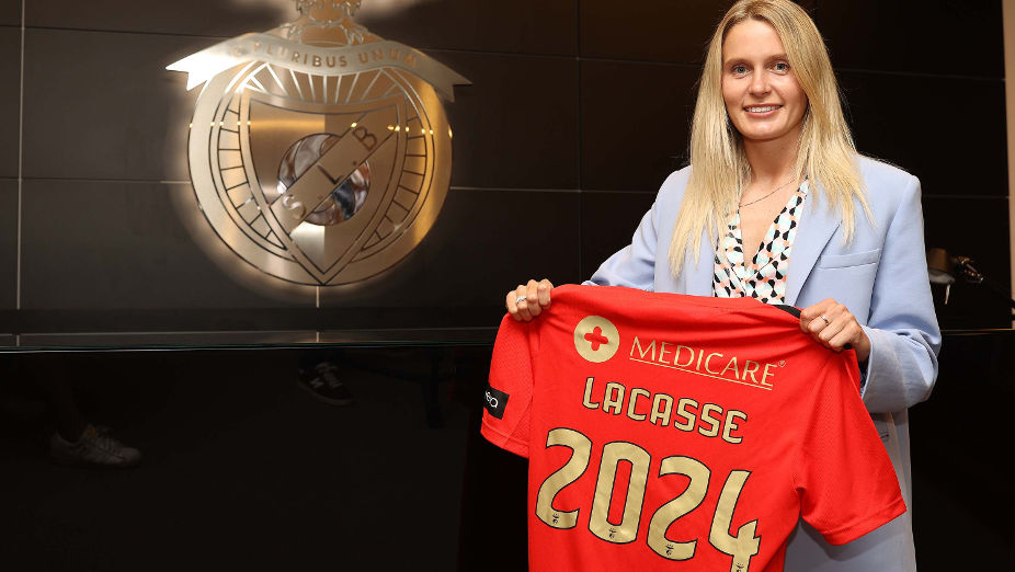 Cloé Lacasse, avançada do Benfica renovou contrato