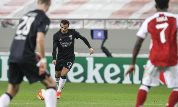 Diogo Gonçalves marcou de livre direto