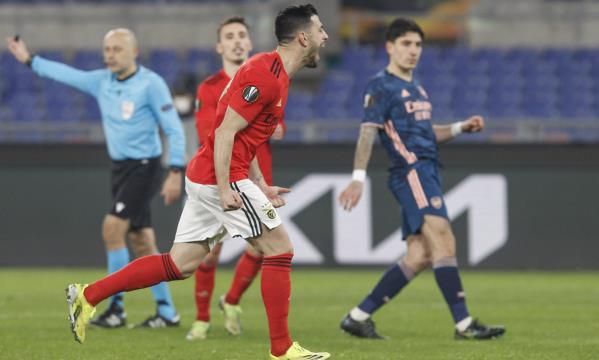 Pizzi &#233; o melhor marcador da Liga Europa