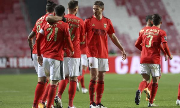 Equipa do Benfica regressa ao Estádio da Luz