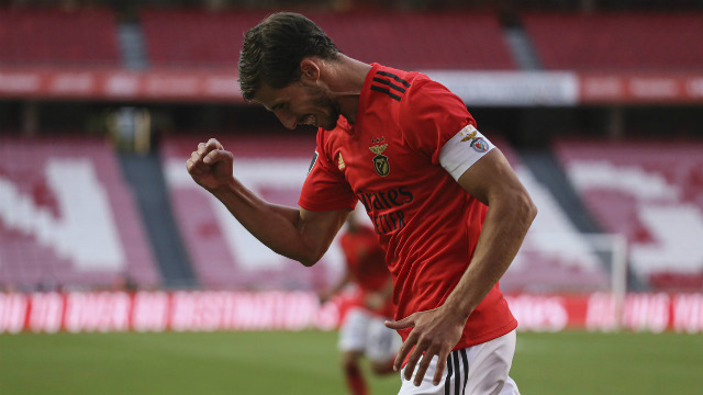 R&#250;ben Dias