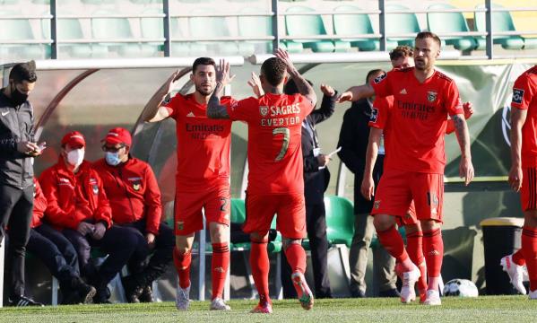 Pizzi e Everton marcaram os golos do Benfica