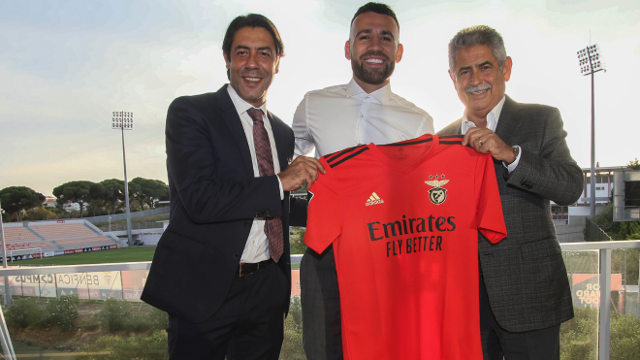 Rui Costa, Nicol&#225;s Otamendi e Lu&#237;s Filipe Vieira no Benfica Campus