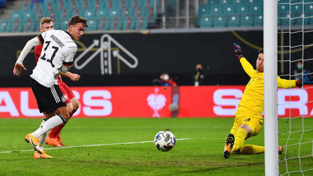 O remate de Waldschmidt que deu a vit&#243;ria