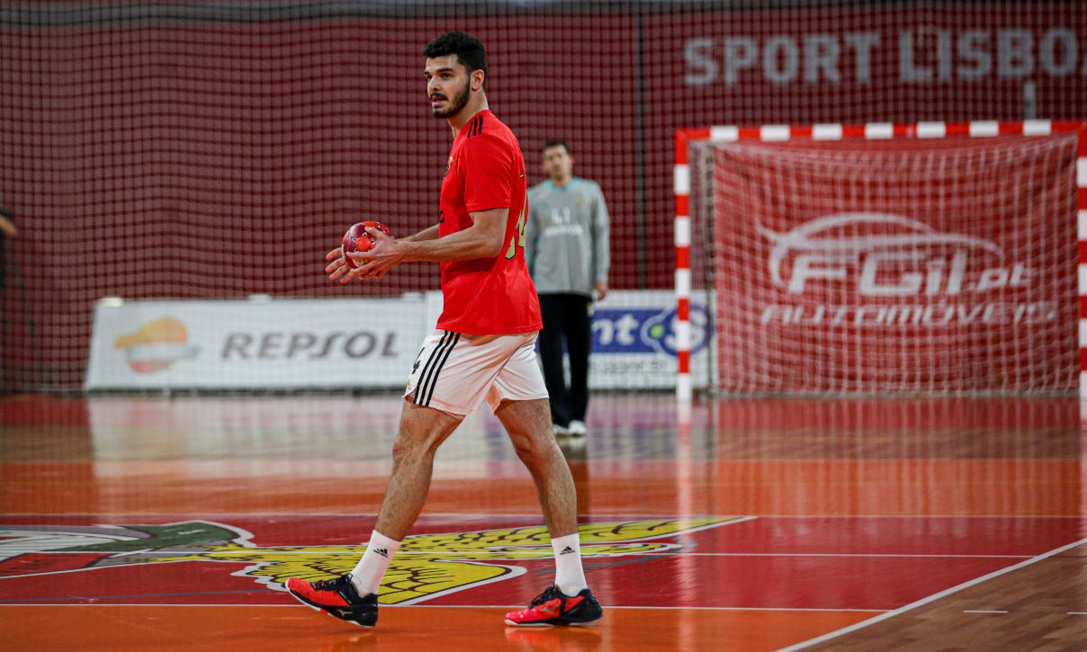 Luciano Silva, lateral-esquerdo da equipa de andebol do Benfica