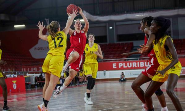 Joana Soeiro marcou 11 pontos neste jogo