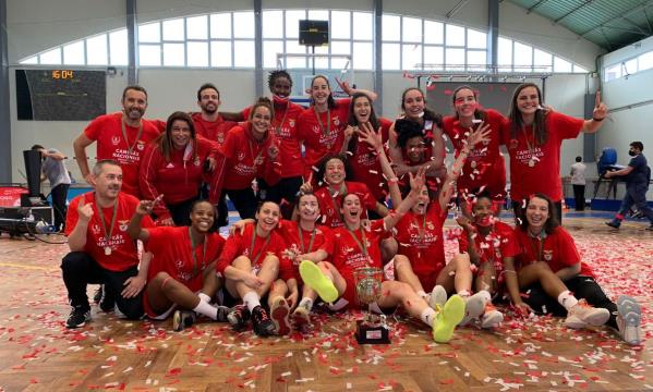 Festejos da equipa feminina de basquetebol