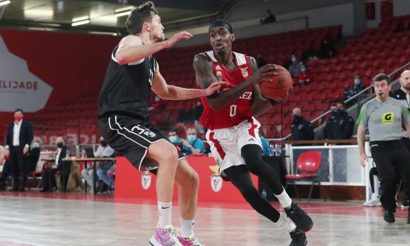 Quincy Miller frente ao V. Guimar&#227;es