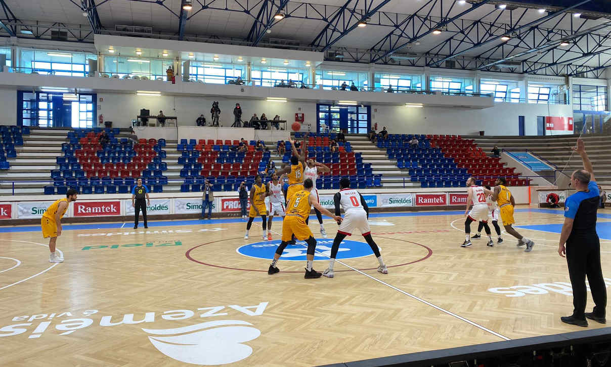 Oliveirense-Benfica Jogo 4 Quartos de final Campeonato