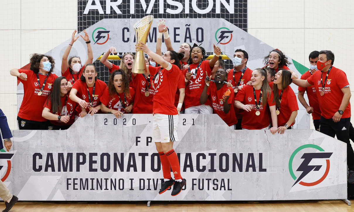Festejos Tetracampeonato Quinta dos Lombos-Benfica Futsal feminino