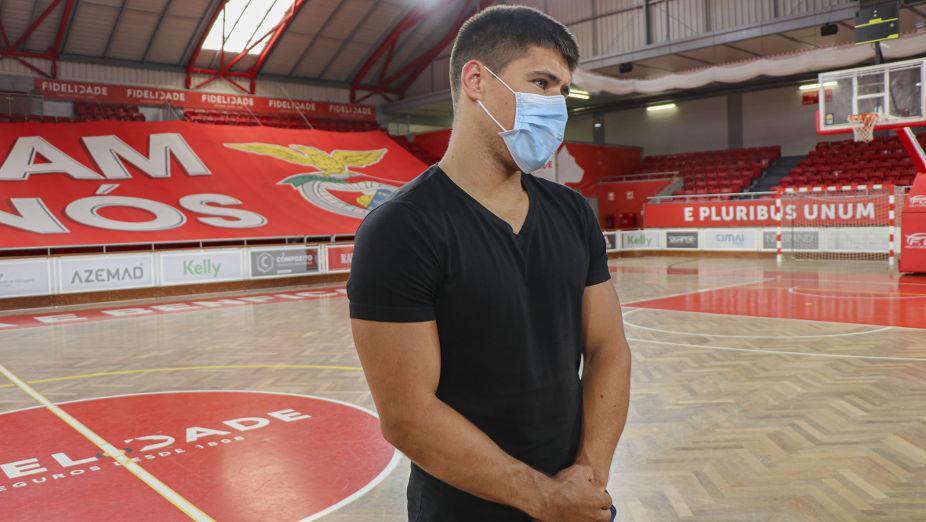 Diogo Rafael renova