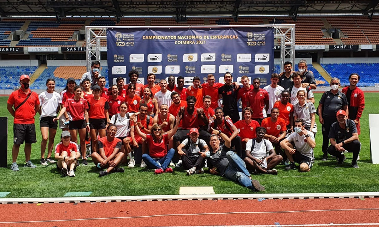 Equipas masculina e feminina Sub-23 de atletismo do Benfica