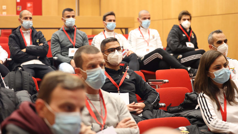 Encontro de treinadores no Benfica Campus