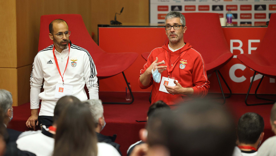 Encontro de treinadores no Benfica Campus
