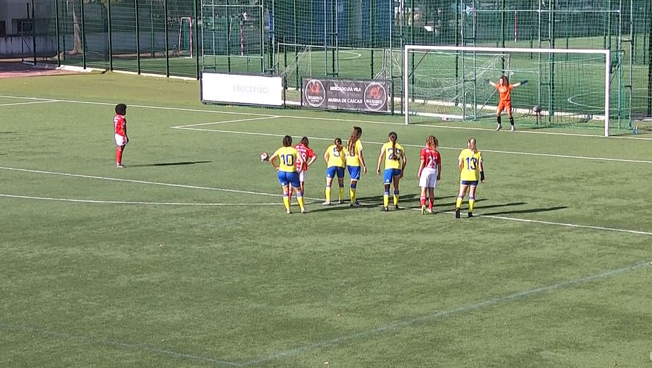 Equipa feminina do Benfica frente ao Estoril