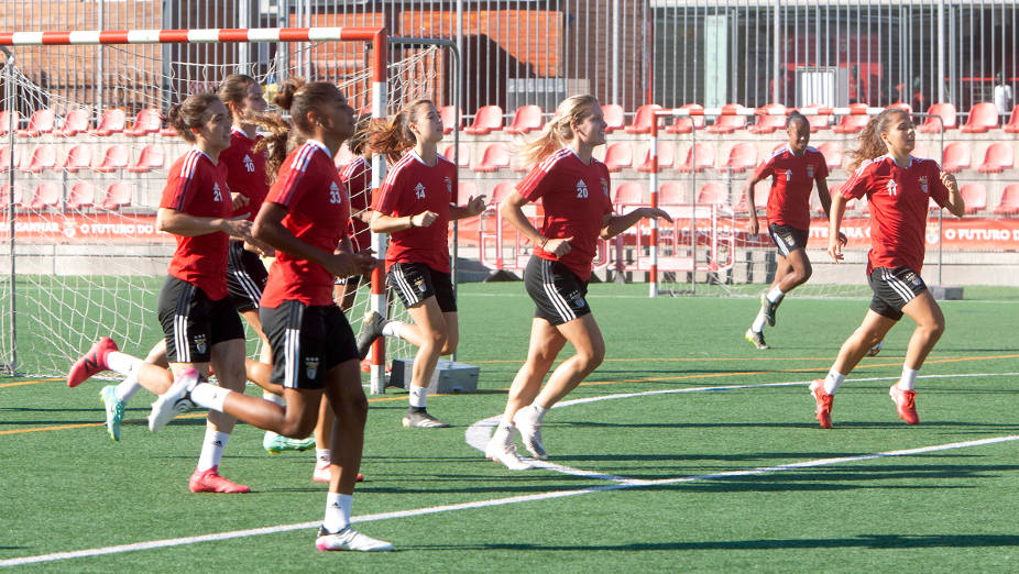 Treino da equipa feminina de futebol do Benfica